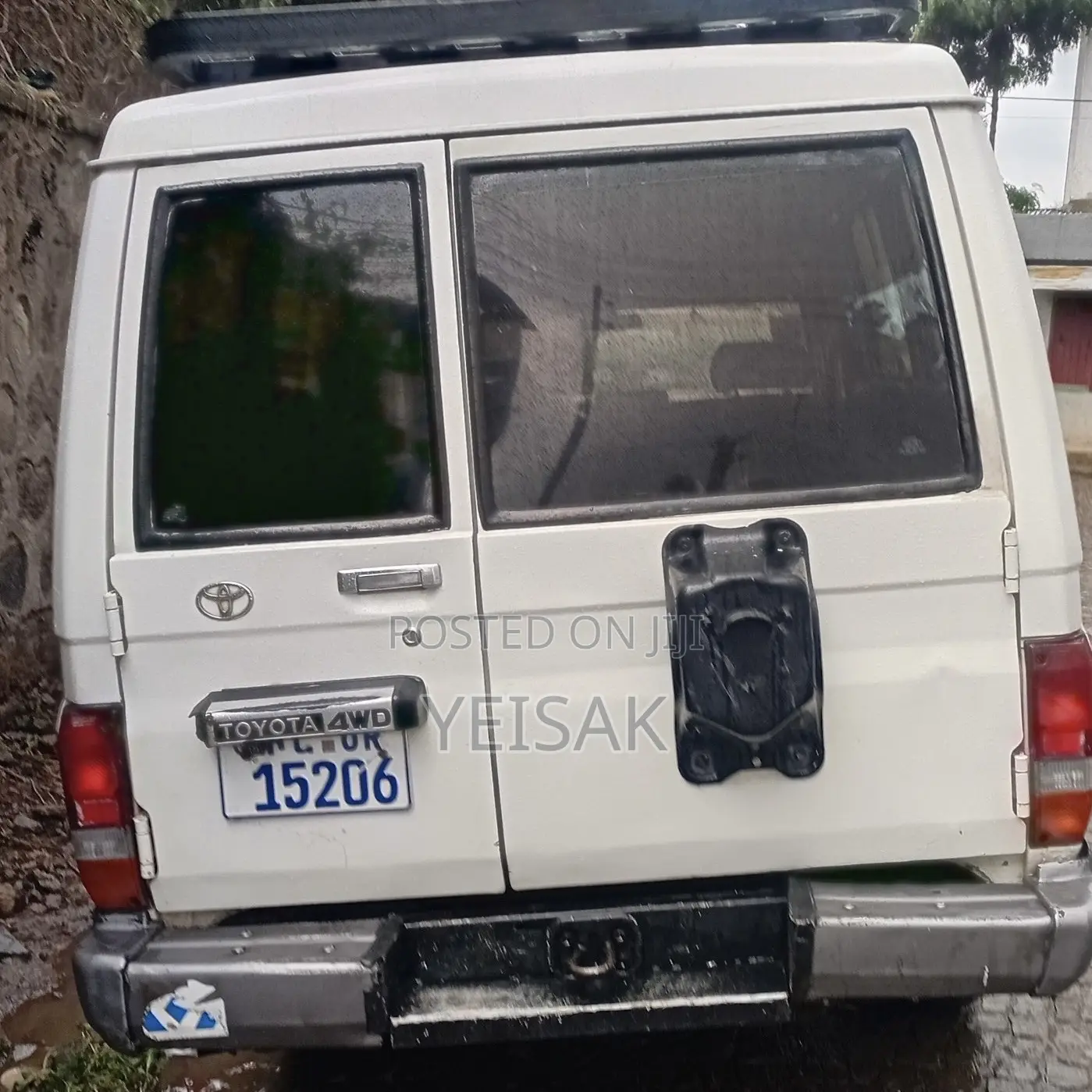 Toyota Land Cruiser 1999 White