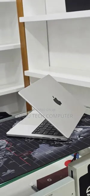 New Laptop Apple MacBook Pro 2021 M1 32GB Apple M1 Pro SSD 512GB