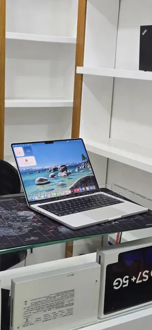 New Laptop Apple MacBook Pro 2021 M1 32GB Apple M1 Pro SSD 512GB