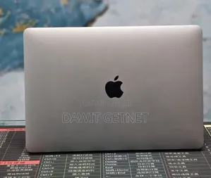 New Laptop Apple MacBook Pro 2022 M2 8GB Apple M2 SSD 512GB