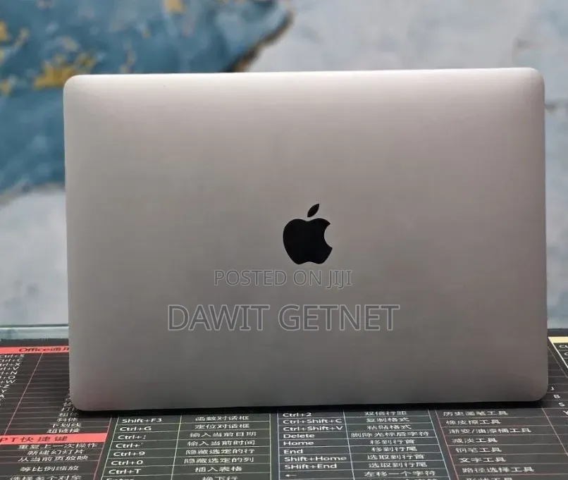 New Laptop Apple MacBook Pro 2022 M2 8GB Apple M2 SSD 512GB