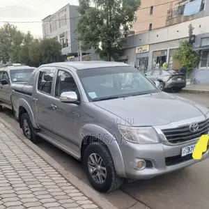 Toyota Hilux 2015 Silver