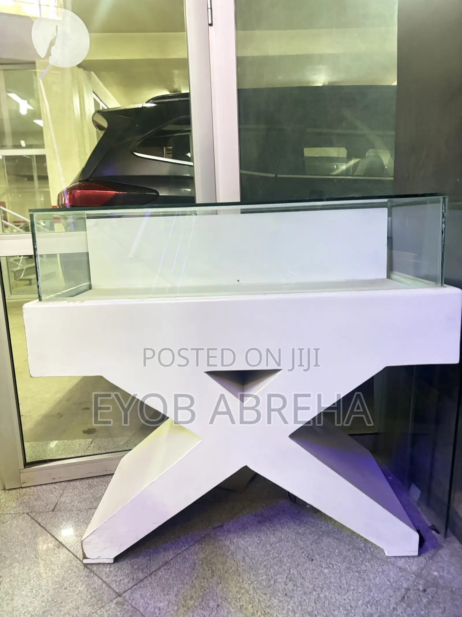 Mobile Shops, Display Table