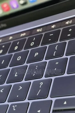 New Laptop Apple MacBook Pro 2019 16GB Intel Core i5 SSD 512GB