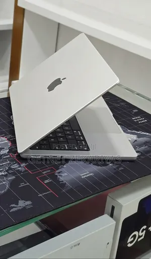 New Laptop Apple MacBook Pro 2021 M1 32GB Apple M1 Pro SSD 512GB