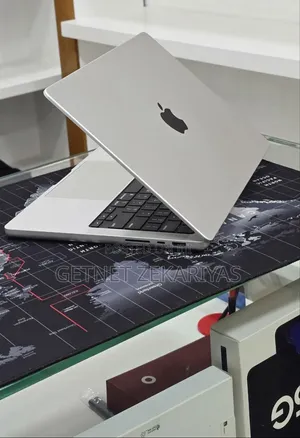 New Laptop Apple MacBook Pro 2021 M1 32GB Apple M1 Pro SSD 512GB