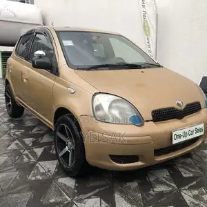 Toyota Vitz 2004 Gold