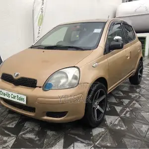 Toyota Vitz 2004 Gold