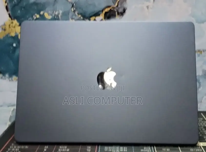 New Laptop Apple MacBook Air 2025 M4 16GB Apple M4 SSD 256GB