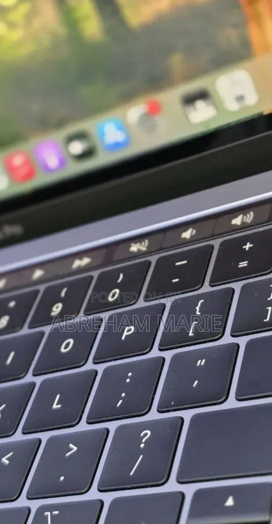 New Laptop Apple MacBook Pro 2019 16GB Intel Core i5 SSD 512GB