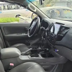 Toyota Hilux 2010 Black