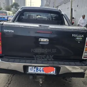 Toyota Hilux 2010 Black