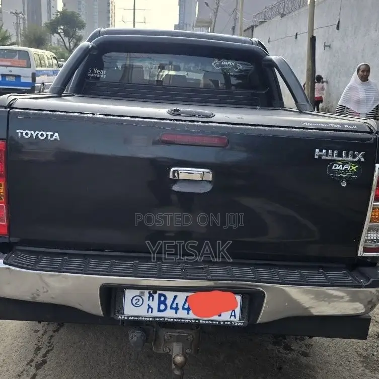 Toyota Hilux 2010 Black