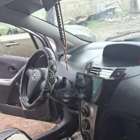 Toyota Hilux 2010 Black