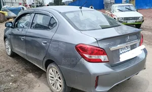 Mitsubishi Attrage 2021 Silver