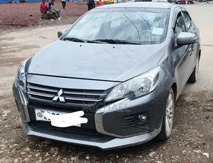Mitsubishi Attrage 2021 Silver