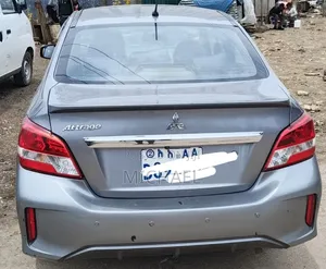 Mitsubishi Attrage 2021 Silver
