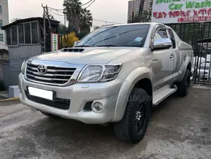 Toyota Hilux 2013 Gray