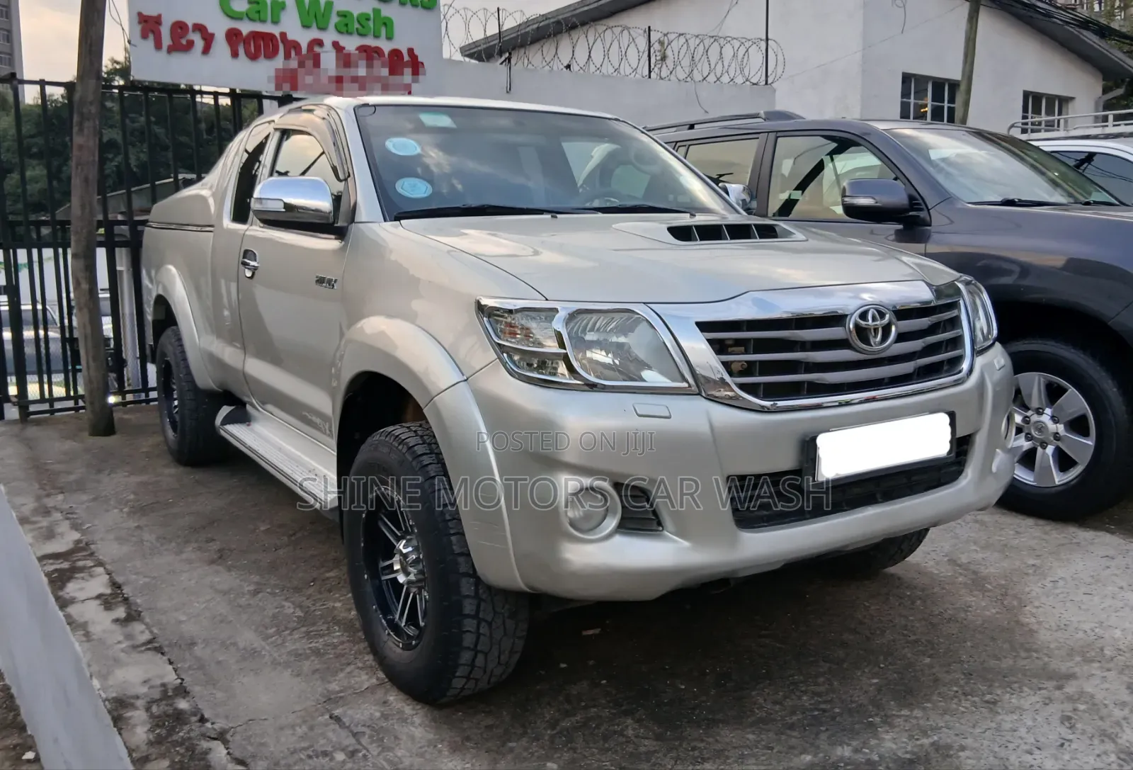 Toyota Hilux 2013 Gray