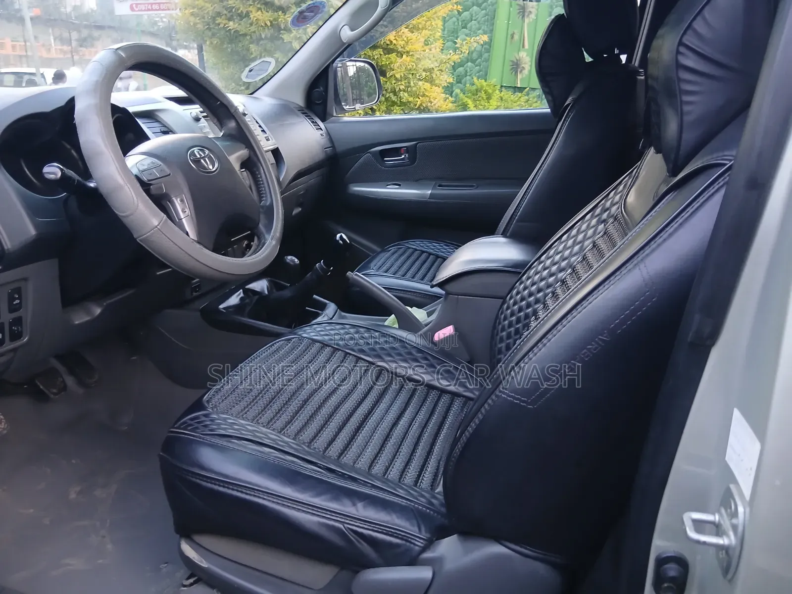 Toyota Hilux 2013 Gray