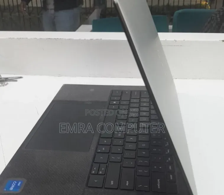 New Laptop Dell 16GB Intel Core i7 SSD 512GB