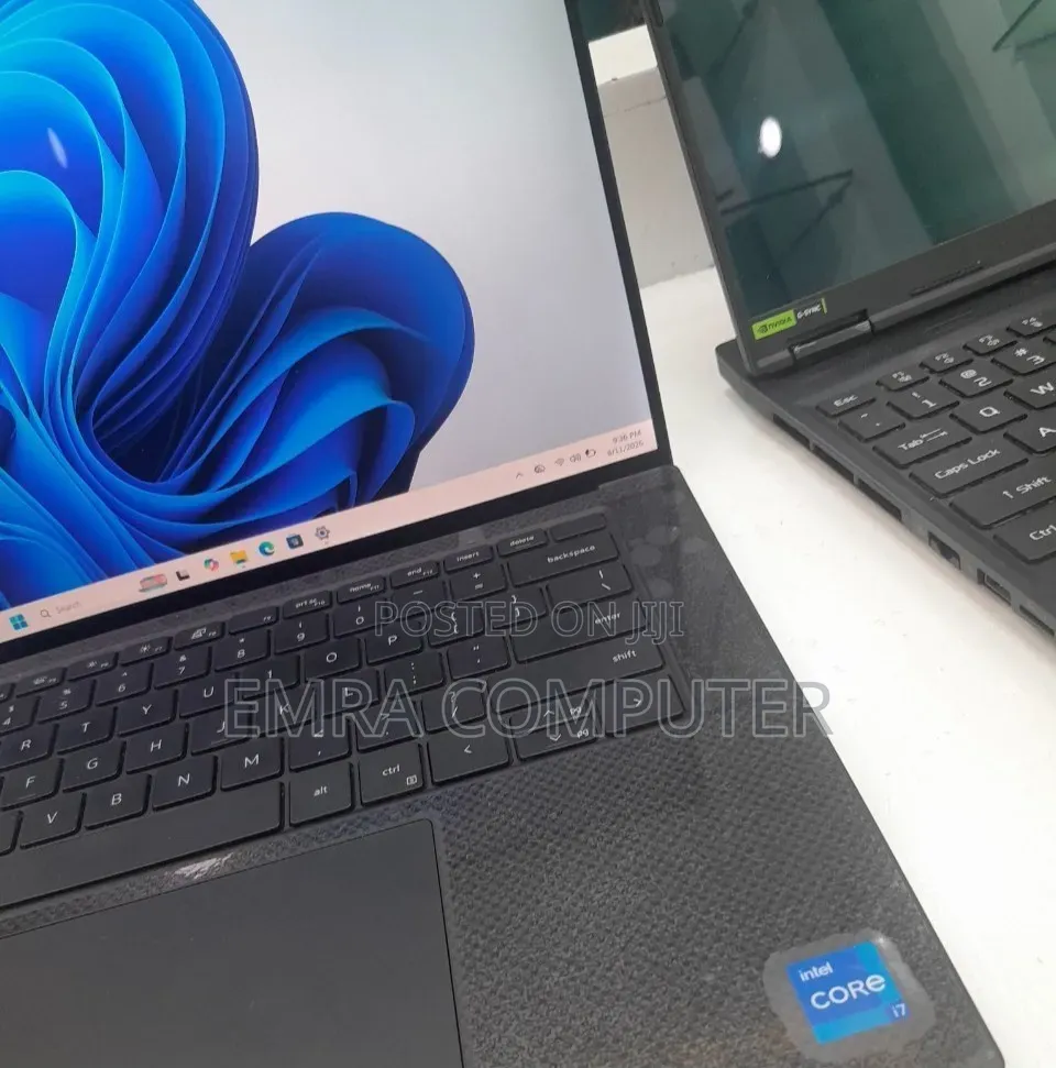 New Laptop Dell 16GB Intel Core i7 SSD 512GB