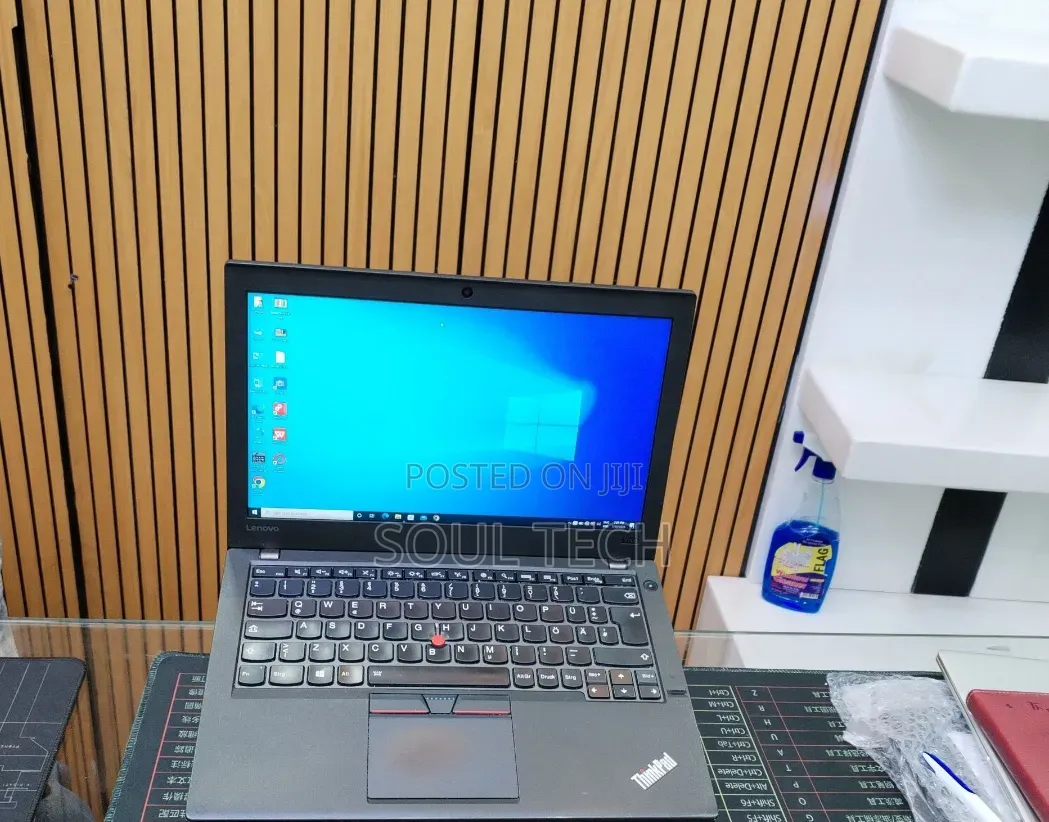 New Laptop Lenovo ThinkPad X260 8GB Intel Core i5 SSD 256GB