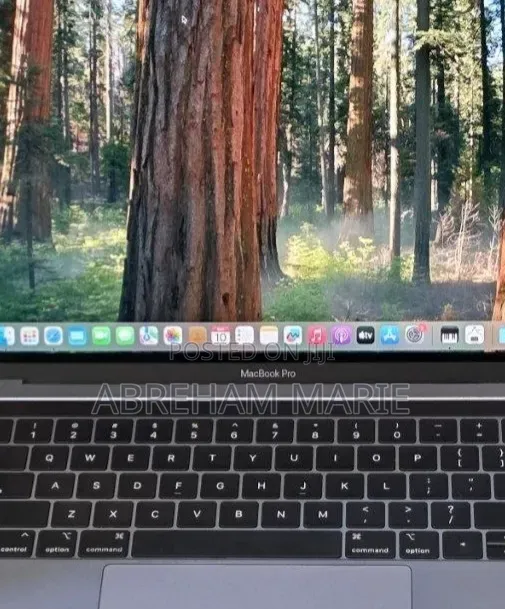 New Laptop Apple MacBook Pro 2019 16GB Intel Core i7 SSD 512GB