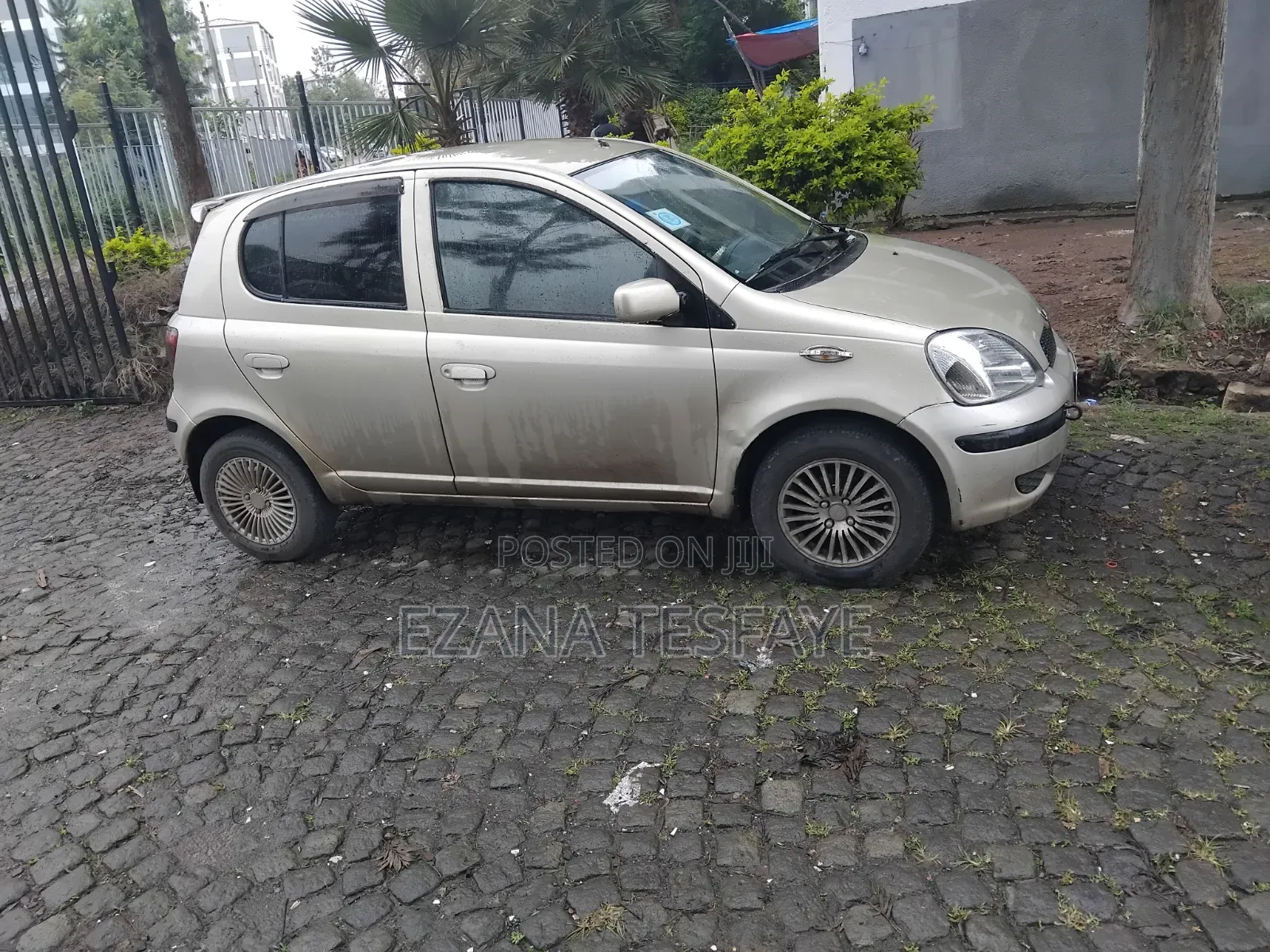 Toyota Vitz 2002 Beige