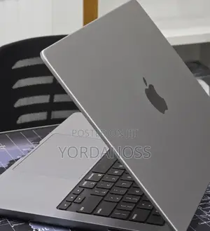 New Laptop Apple MacBook Pro 2023 M3 8GB Apple M3 Pro SSD 512GB