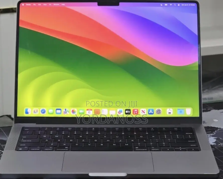 New Laptop Apple MacBook Pro 2023 M3 8GB Apple M3 Pro SSD 512GB
