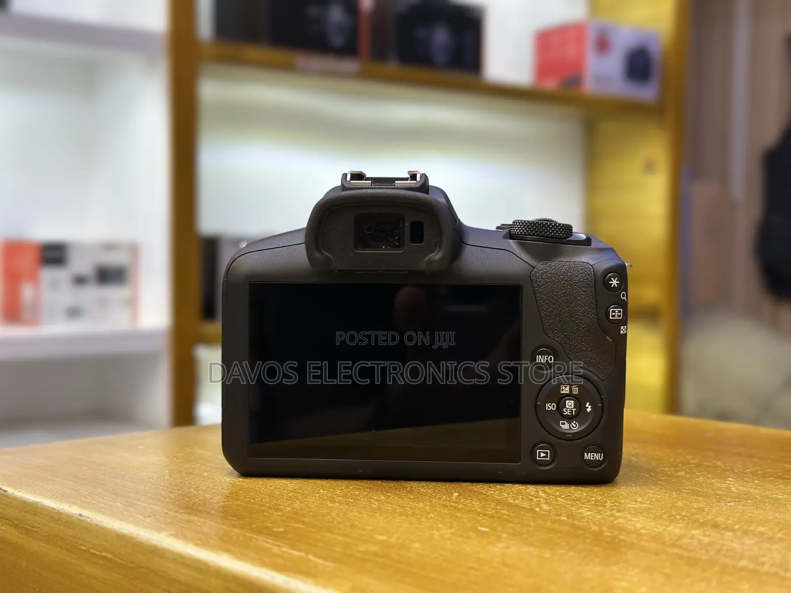 Canon EOS R100 Mirrorless Camera With 18-45mm Lens