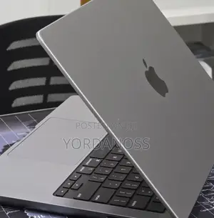 New Laptop Apple MacBook Pro 2023 M3 8GB Apple M3 Pro SSD 512GB