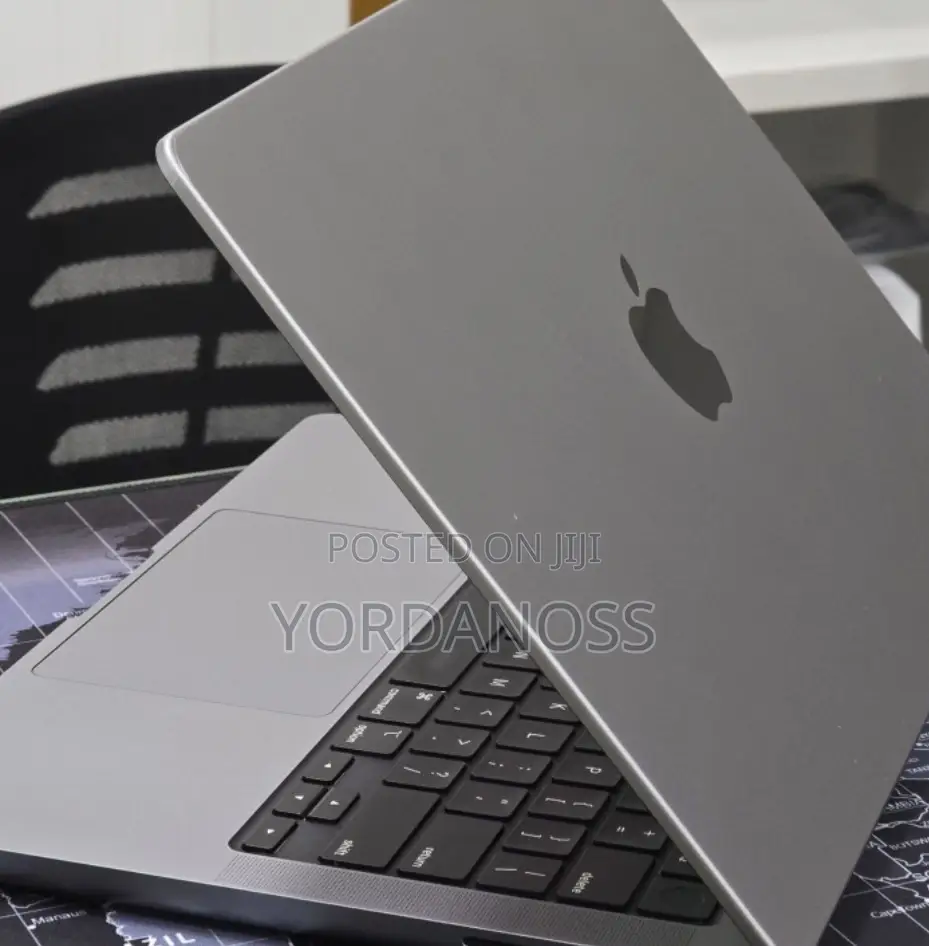 New Laptop Apple MacBook Pro 2023 M3 8GB Apple M3 Pro SSD 512GB
