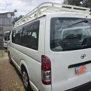 Toyota HiAce 2013 White