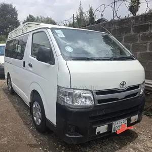 Toyota HiAce 2013 White