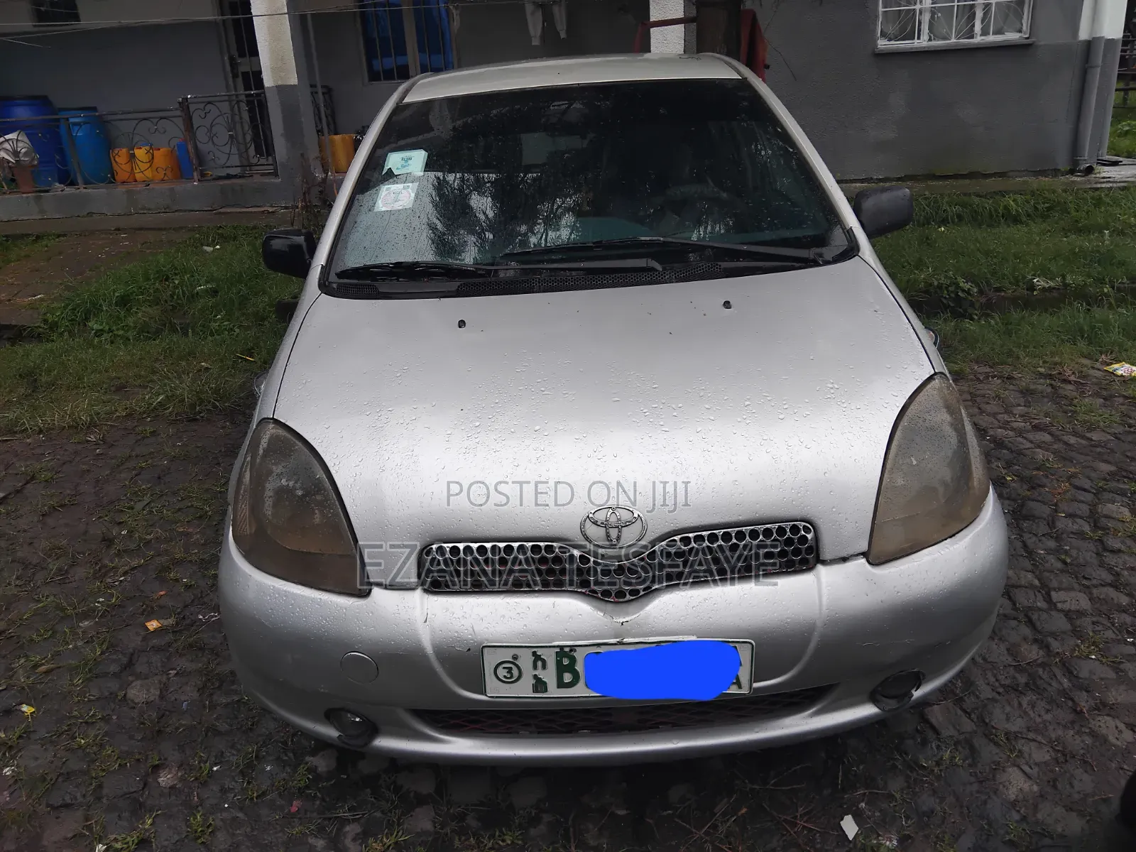 Toyota Vitz 2001 Silver
