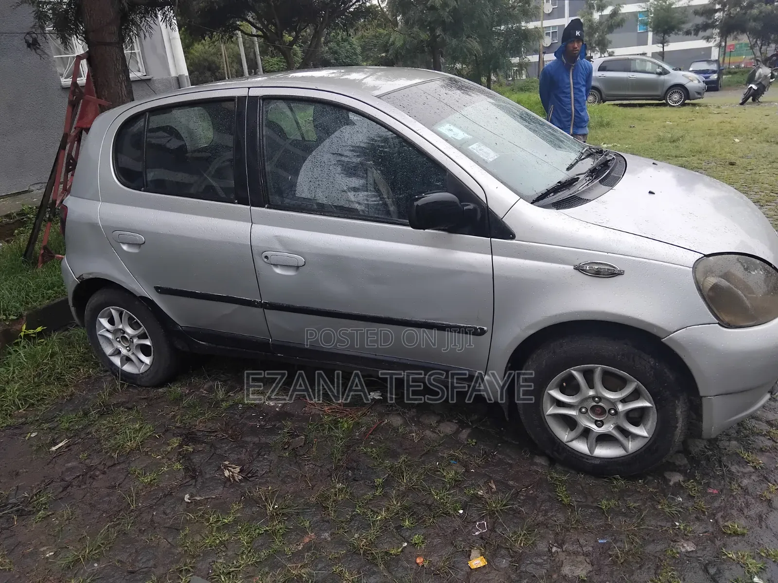 Toyota Vitz 2001 Silver
