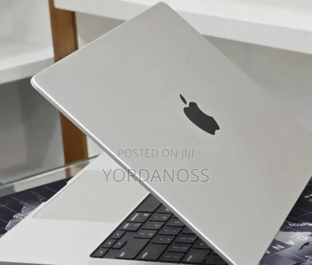 New Laptop Apple MacBook Pro 2021 M1 32GB Apple M1 Pro SSD 512GB