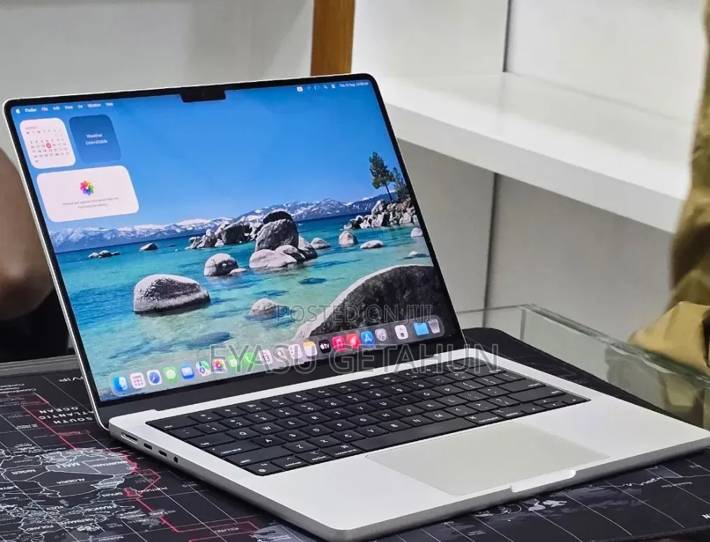 New Laptop Apple MacBook Pro 2021 M1 32GB Apple M1 Pro SSD 512GB
