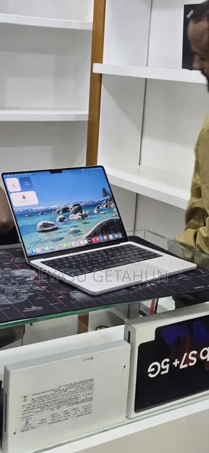 New Laptop Apple MacBook Pro 2021 M1 32GB Apple M1 Pro SSD 512GB