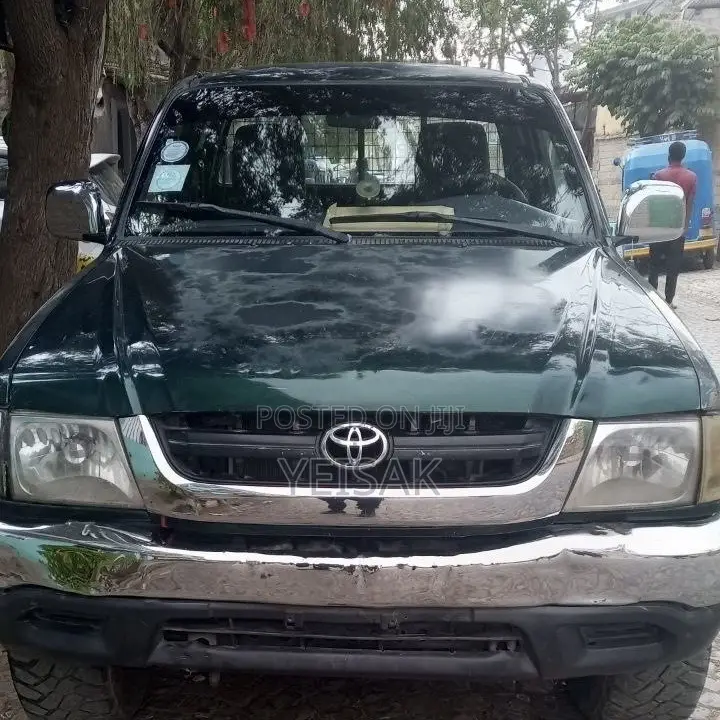 Toyota Hilux 2002 Green