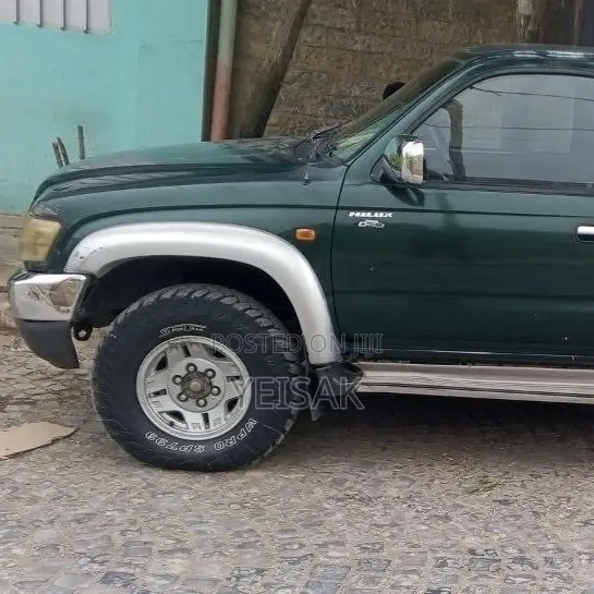 Toyota Hilux 2002 Green