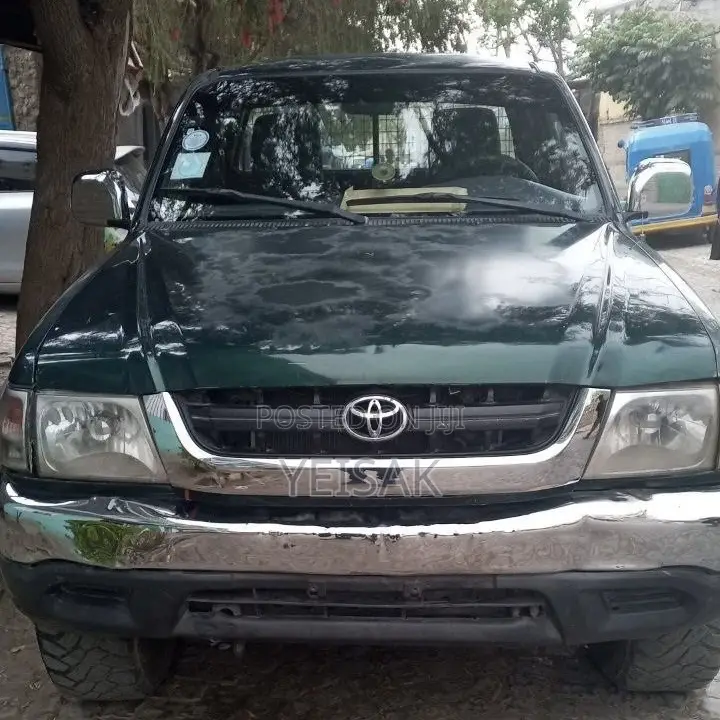 Toyota Hilux 2002 Green