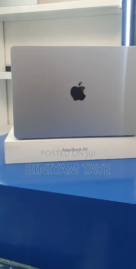 New Laptop Apple MacBook Air 2025 M4 16GB Apple M4 SSD 512GB