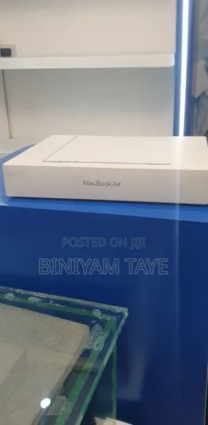 New Laptop Apple MacBook Air 2025 M4 16GB Apple M4 SSD 512GB