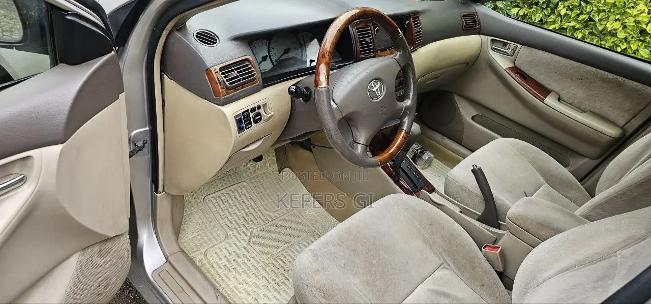 Toyota Corolla Altis 1.3 2003 Gold