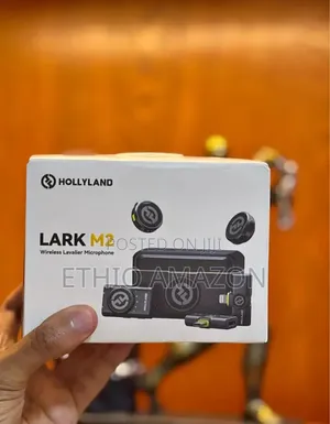 Lark M2 Hollyland Wireless Mic With Carging Case