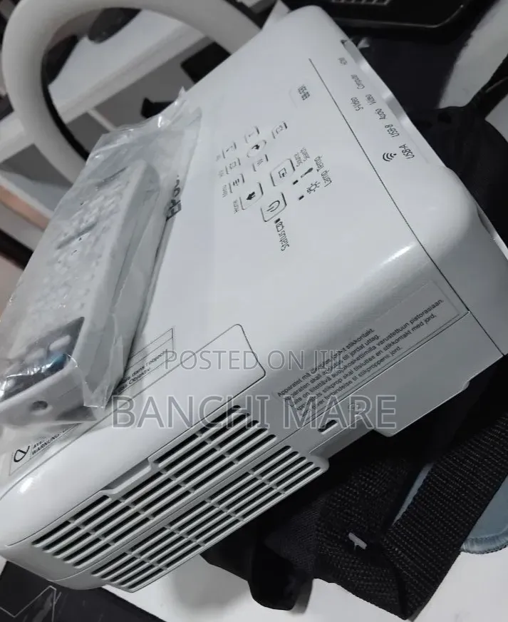 EPSON Projector
Model Name: EB-S31
Hardware Interface: VGA, USB