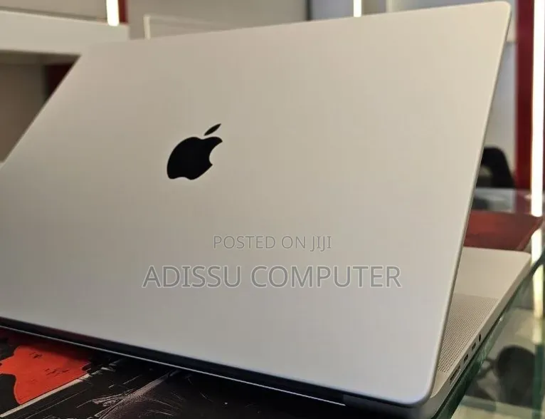 New Laptop Apple MacBook Pro 2021 M1 16GB Apple M1 Pro SSD 512GB